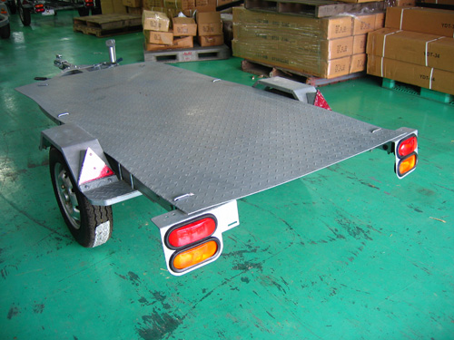 ���Ãg���[���[ MT-34�� �}���`�g���[���[_1